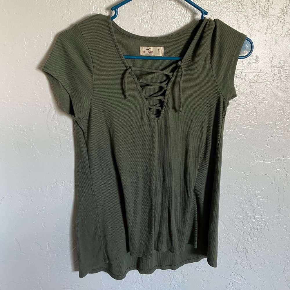 Hollister t-shirt